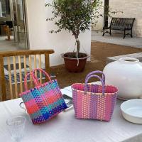 2025 nueva cesta de verduras, bolso de PVC a la moda de verano, bolso tejido a mano, bolso de mano a rayas de retales, bolsos de playa, monederos y bolsos - details 10