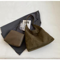Bolso de gran capacidad para viaje informal retro para mujer, nuevo bolso de mano de gamuza para otoño e invierno, bolso de hombro versátil de nicho. - details 44