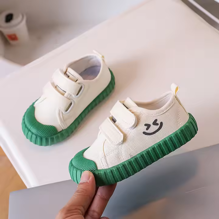 Zapatillas de lona para niños Primavera 2025 Estilo casual sonriente en colores caramelo para chicos y chicas Zapatillas interiores para el jardín de infantes - 1