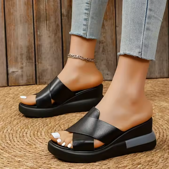 Zapatillas de verano al aire libre informales con suela abierta y suela abierta cruzada con cuña a la moda para mujer - 1