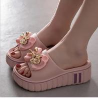 Sandalias deslizantes elegantes con adornos florales para mujer - Colección Verano 2025, zapatos de playa antideslizantes, resistentes a los olores y duraderos con suela gruesa acolchada para comodidad en interiores y exteriores, zapatillas de interior | - details 6