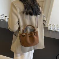 Bolso de Mano de Cuero Sintético Vintage con Cierre de Cremallera Diseño de Cordón con Estilo Ruched Bolso de Lleva Todo el Día para Mujeres Marrón, Rojo, Negro - details 6