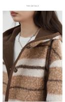 Abrigos de plumas para mujer, chaqueta holgada de un solo pecho con capucha y rayas contrastantes, chaqueta femenina para Otoño e Invierno 2024 - details 8
