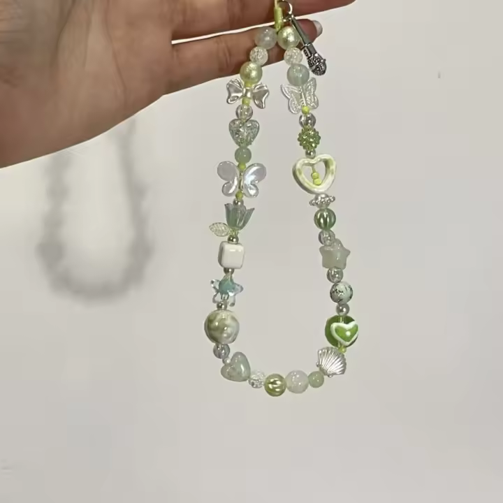 Cordón de Teléfono Hecho a Mano Kawaii Encanto de Mariposa en Flor Verde - 1
