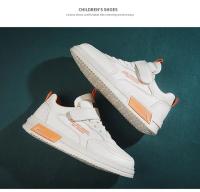 Compañero de clase zapatos de los niños 2025 nuevos niños pequeños zapatos blancos suela suave superficie de cuero impermeable medio y mayores zapatos de la junta de deportes de los niños. - details 4