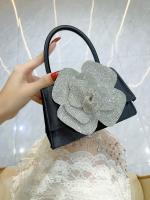 Nuevos bolsos de mujer Celebridad diamantes de imitación brillantes flores rosas Bolso cuadrado pequeño Bolso de banquete Bolso bandolera Bolso de cena - details 10