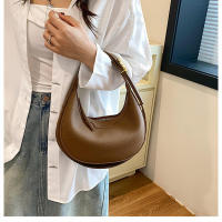 g para mujer nuevo bolso versátil de hombro para axila informal de moda en forma de media luna - details 27