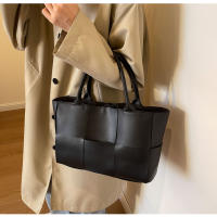 Bolso de mano para mujer, nuevo bolso de hombro premium de gran capacidad, tejido versátil para llevar debajo del brazo. - details 32