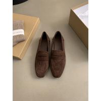 Un zapato sencillo retro de estilo francés con punta redonda para mujer con suela plana y gorros. - details 13