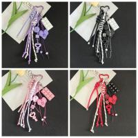 Llavero con forma de corazón de dibujos animados para niña, decoración de bolso antipérdida, colgante de bolso en forma de corazón, tejido a mano, multifuncional - details 1