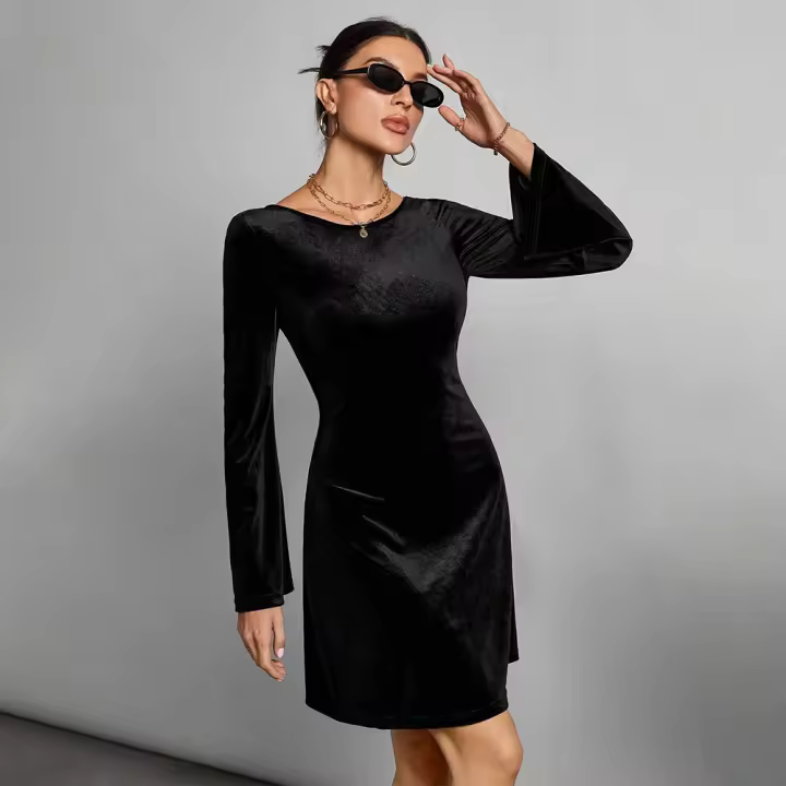 Vestido de estilo intelectual simple para mujeres con tirantes abiertos y faldas cortas negras - 1