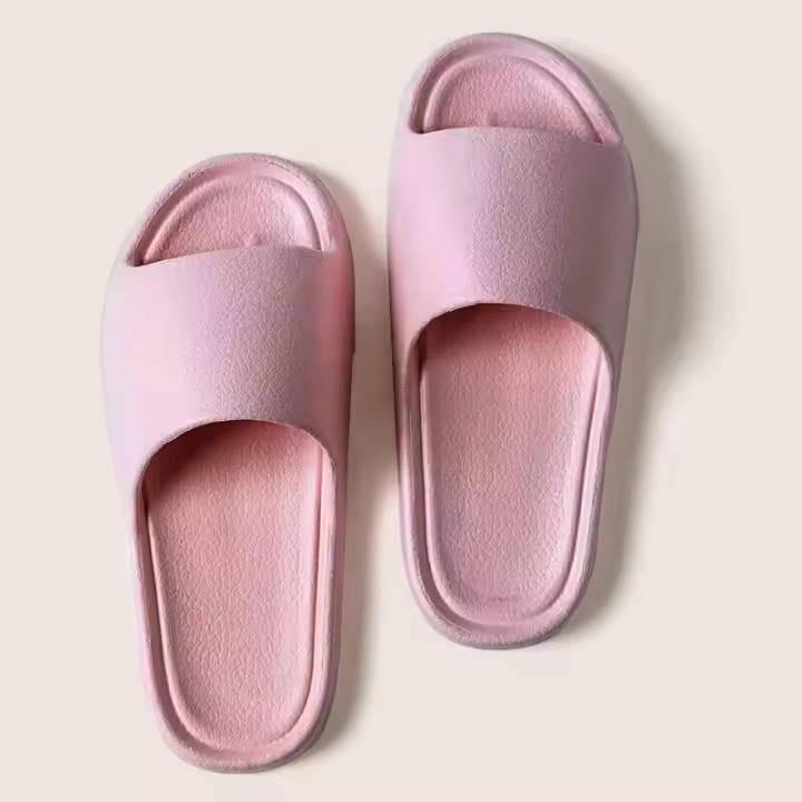 Zapatillas con sensación de pisar caca para mujeres en verano, adecuadas para uso al aire libre, uso doméstico en interiores, baño doméstico, antideslizantes, 2024 nuevas sandalias de suela gruesa para verano - 1
