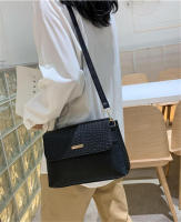 Bolso bandolera informal negro de piel sintética con solapa tipo mensajero de hombro simple para mujer - details 1
