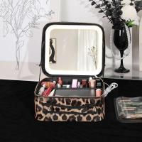 Bolsa con espejo y luces Estuche de maquillaje LED regulable en 3 colores, organizador de cosméticos Accesorios Estuche de tren de maquillaje LEOPARD - details 0