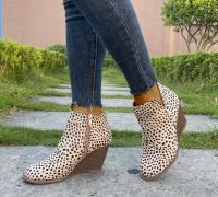 Nuevos zapatos de mujer de otoño con estampado de leopardo, tacón alto, botas Martin con tacón de cuña - details 17