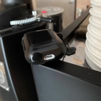 Elegante y genial funda negra para auriculares Airpods 1 2 Pro con colgante de corazón y llavero, funda suave inalámbrica para auriculares Airpods 3 - details 7