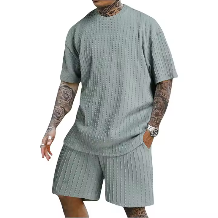 COZYEASE Conjunto de 2 piezas para hombre, camiseta de verano con cuello redondo y pantalones cortos informales con cordón - 1