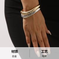 Pulsera de aleación geométrica irregular de moda, temperamento simple exagerado brillante pulsera de alta gama para mujer - details 0