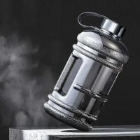 Botella de agua de gran capacidad de 2L, botella de bebida para entrenamiento deportivo, botella agitadora con asa, botella de galón para gimnasio al aire libre - details 1