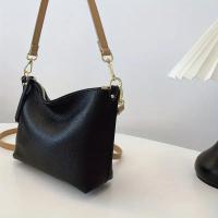 Bolso tote de cuero genuino de grano superior para mujer - Bolso convertible de hombro y bandolera |   Diseño minimalista y elegante, bolso premium para desplazamientos diarios, trabajo y viajes |   Transporte multidireccional: mano, hombro, muñeca |   Al - details 23