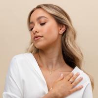 Collar cruzado de circonita cúbica chapado en oro de 14 quilates para mujer |   Collares con colgante de fe cruzada - details 1