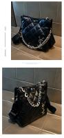 Marca Hong Kong textura avanzada2025Nueva bolsa de cubo bandolera con diseño de diamantes de alto sentido a la moda - details 13