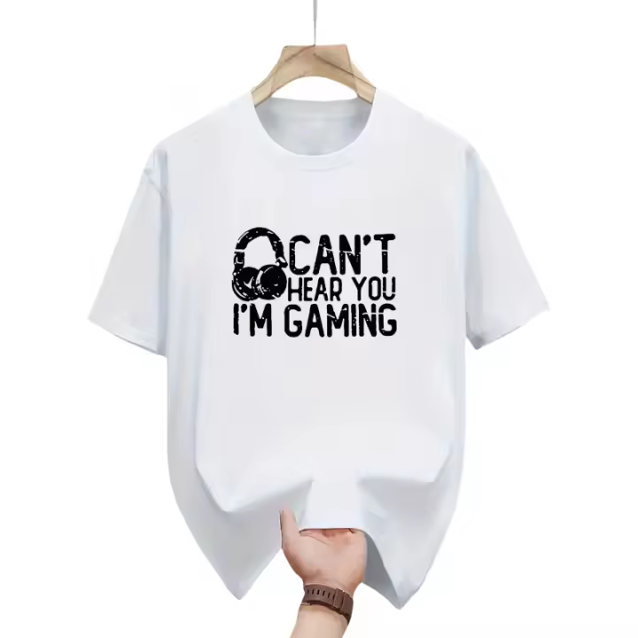 Camiseta informal con estampado de juegos para hombre, 100% poliéster, tejido de punto, con cuello redondo, ajuste regular, comodidad transpirable para actividades de verano y al aire libre, camiseta de manga corta con estampado de alfabeto ligeramente el - 1