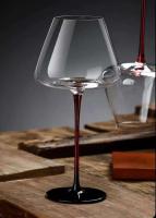 Gafas rojas de estilo europeo atadas sobre fondo negro con copa de cristal de una celebridad de alto valor Bury wine - details 6
