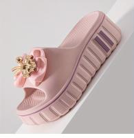 Sandalias deslizantes elegantes con adornos florales para mujer - Colección Verano 2025, zapatos de playa antideslizantes, resistentes a los olores y duraderos con suela gruesa acolchada para comodidad en interiores y exteriores, zapatillas de interior | - details 3