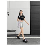 Zapatillas de plataforma con agujeros para mujer, a la moda, con suela de EVA suave, estilo bolsa de plata, zapatillas geniales. - details 15