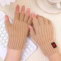 Nuevos guantes cálidos de punto de otoño e invierno con etiqueta en H de medio dedo con pantalla deslizante, manoplas deportivas de moda para hombres, calidez a prueba de frío - details 9