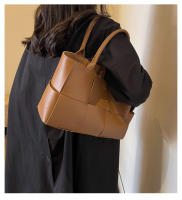 Bolso de mano para mujer, nuevo bolso de hombro premium de gran capacidad, tejido versátil para llevar debajo del brazo. - details 0