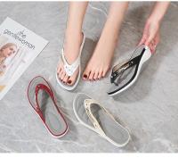 Zapatillas de mujer, novedad de verano, zapatos deslizantes con botones de Metal a la moda, sandalias de playa con cuña, chanclas de ocio con plataforma exterior para mujer - details 2