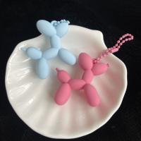 Llavero con forma de cachorro y globos de colores crema con personalidad, cadena de bolas, colgante de perro de dibujos animados, abalorios para bolso, llavero para mujer - details 3