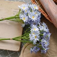 Flores artificiales de crisantemo de lujo, ramas de flores de margaritas elegantes y realistas, flores falsas de plástico hechas a mano - details 11