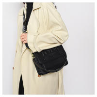 Bolso sencillo con estilo de oso español para mujer, bolso de hombro tipo bandolera versátil a la moda de seda color melocotón - details 43
