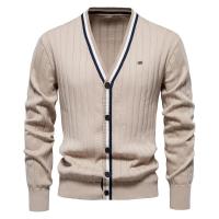 Chaqueta de punto de tendencia de suéter de manga larga con cuello en V para hombre de otoño e invierno - details 34