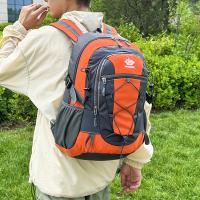 Mochila de Senderismo Multifuncional Ligera con Accesorio para Bastones de Trekking, Bolsa de Viaje y Montañismo de Nailon Duradero con Correas Ajustables, Múltiples Compartimentos y Bolsillos Laterales de Malla - Negra, Accesorios de Senderismo - details 6