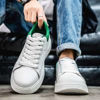Nuevo 2025 zapatos de hombre de estilo caminante de cuero artificial de capa superior de alta calidad, fábrica de calzado deportivo informal de bajo precio, Guangzhou - details 9