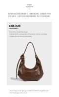 Bolso retro marrón tipo bola de masa, bolso de axila plisado premium para viajeros, nueva bolsa de sillín de moda. - details 6