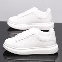 Zapatillas Blancas McQueen Cuero Genuino para Hombres y Mujeres Suela Gruesa - details 0