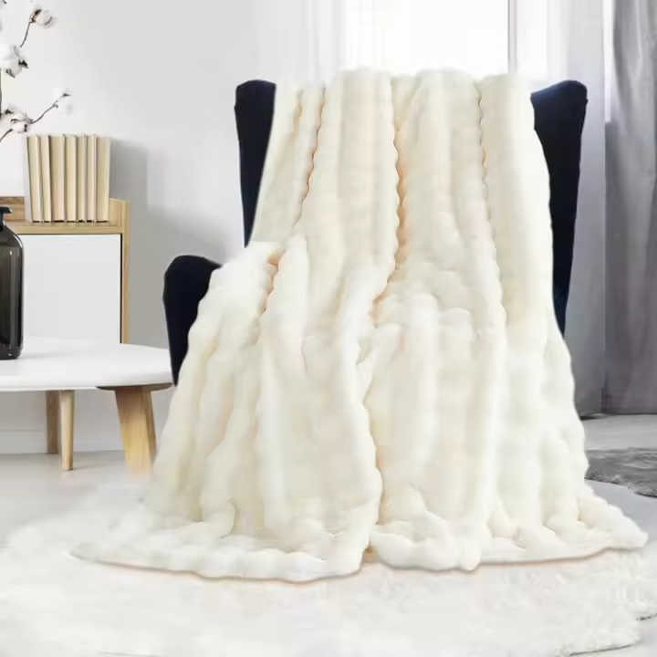 GKXLH Manta de felpa esponjosa, manta súper suave para cama, manta acogedora para sofá, mantas de piel sintética de conejo y mantas cálidas y ligeras para cama, sofá (100 x 160 pulgadas, blanco) - 1