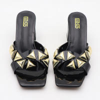 Correade una sola pieza con puntera abierta y tacón grueso y sandalias y pantuflas exteriores sencillas y versátiles para mujer. - details 4