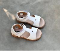 Sandalias de cuero genuino para niñas, bonitos zapatos escolares de cuero vacuno suave con dedos abiertos y corazón, zapatos de jardín para bebés, sandalias para niños - details 3