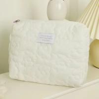 Bolsa de maquillaje de nube de caramelo en forma de corazón, bolsa de almacenamiento portátil de gran capacidad, suave y bonita, bolsa de aseo para dormitorio, 1 ud. - details 5