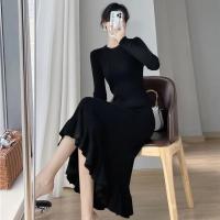Vestido de punto de otoño e invierno para mujer, vestido largo informal de moda de Color sólido con pliegues y cuello redondo de manga larga para mujer - details 5