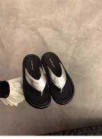 Chanclas de suela gruesa, zapatos de mujer, desgaste 2025, nuevo verano, sandalias de suela blanda, sandalias de playa - details 5