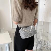 Bolso de mano de gran capacidad con diamantes de imitación, bolso de hombro con cadena de perlas, pequeño bolso cuadrado, bolso de almohada, bolso de cosméticos, bolso de hombro para mujer, fiesta - details 3