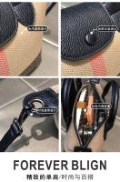 Bolso de Hombro Crucero de Alta Calidad y Moda Tamaño Grande Versátil Diseño de Cuadros Texturados - details 1
