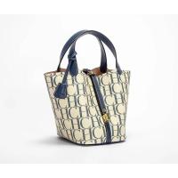 CH Bandolera de viaje diario de gran capacidad Diseño de estampado de letras de moda Bolso de hombro con temperamento para mujer Mochila de lujo de alta gama premium versátil - details 6